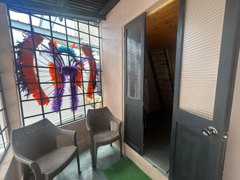 Enchanting and walkable Uptown POS city studio 2 bedrooms - image 15