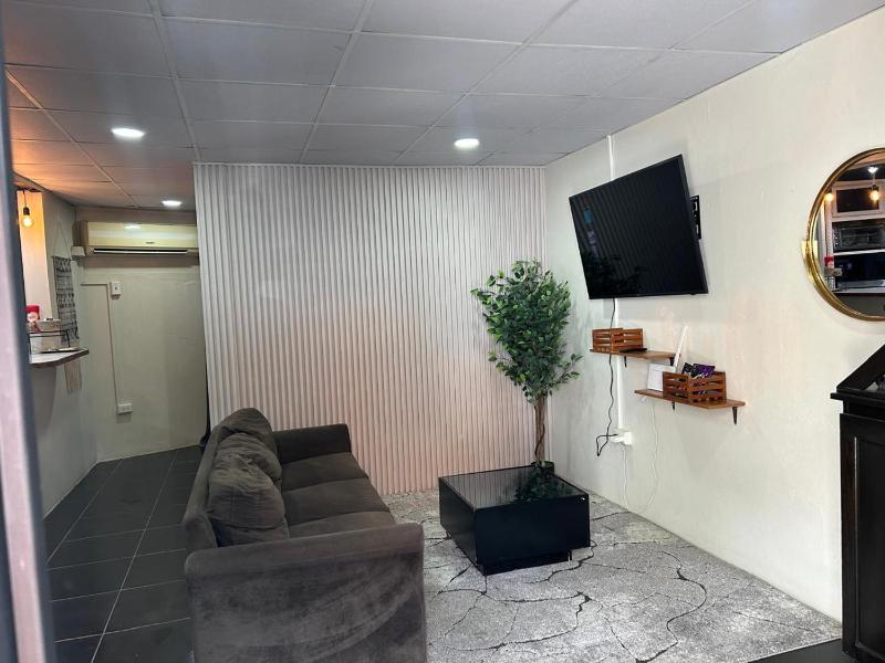 Enchanting and walkable Uptown POS city studio 2 bedrooms - image 11