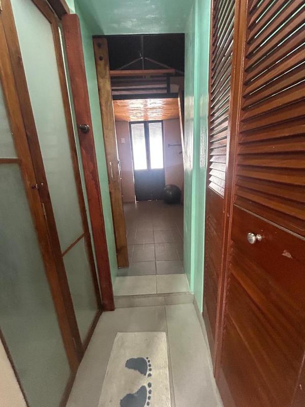 Enchanting and walkable Uptown POS city studio 2 bedrooms - image 13