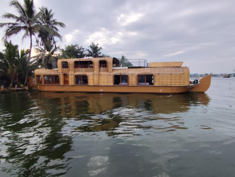 Little Mermaid - Houseboat Cruise - image 8