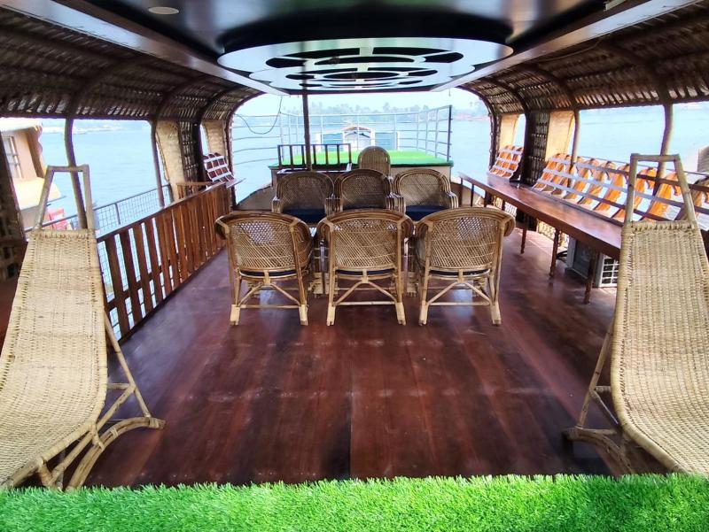Little Mermaid - Houseboat Cruise - image 2