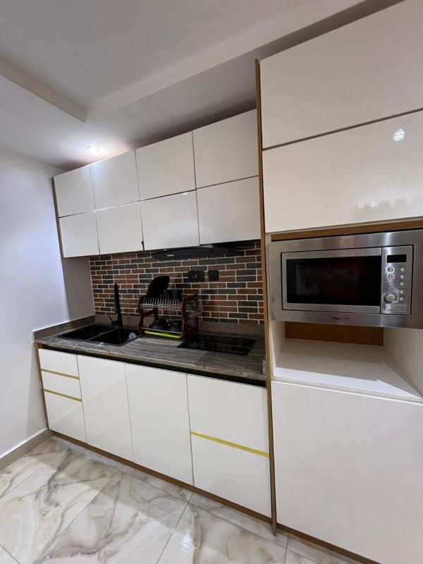 Cozy 1 Bedroom Apartment in a Gated Estate - image 9