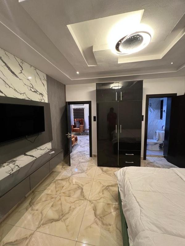 Cozy 1 Bedroom Apartment in a Gated Estate - image 7