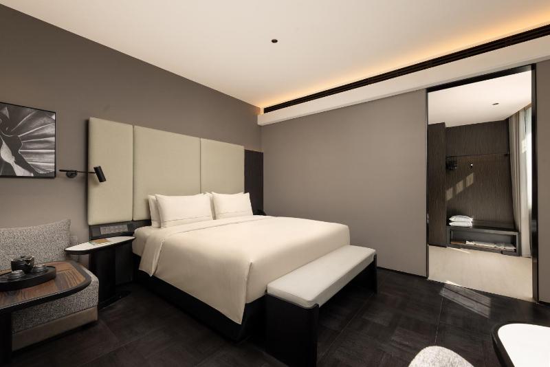 Atour Hotel Hangzhou Linping Century Park - image 2