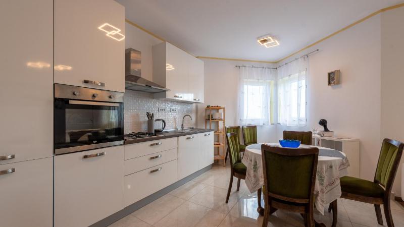 Apartman City View 2 by Villas Guide - image 3