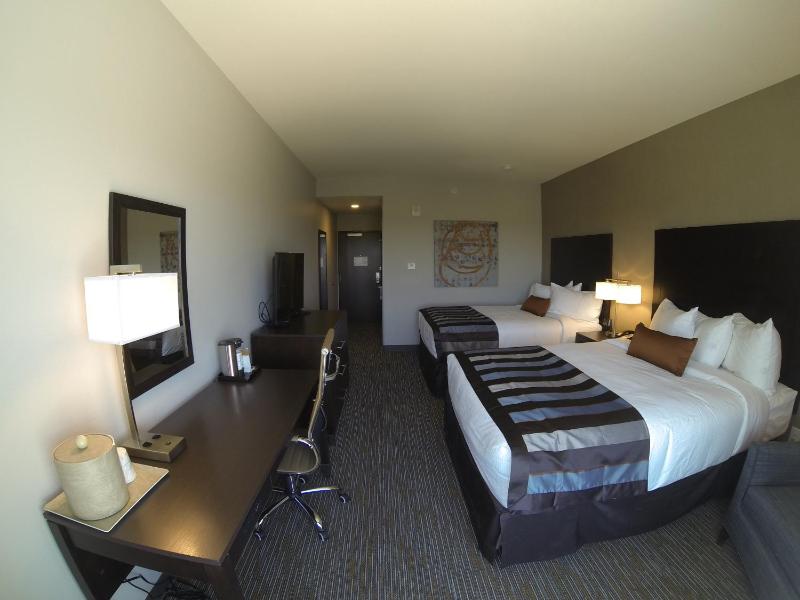 Queen Room with Two Queen Beds and Mobility/Hearing Access - Non-Smoking image 2