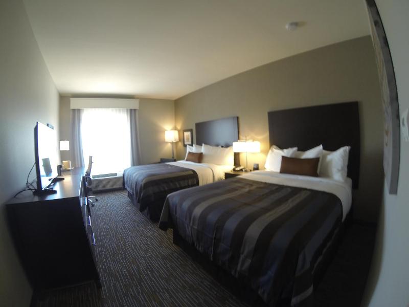 Queen Room with Two Queen Beds and Mobility/Hearing Access - Non-Smoking image 3