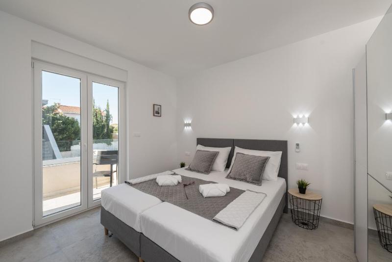 Pool Apartments Villa Meteorite - image 13