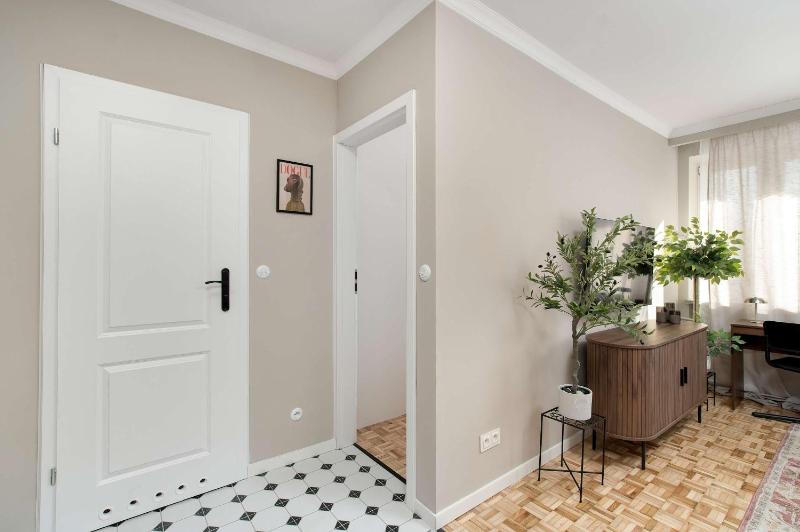 Elegant Green Apartment Jabłońskiego in Rzeszów with Air Conditioning by Noclegi Renters - image 19