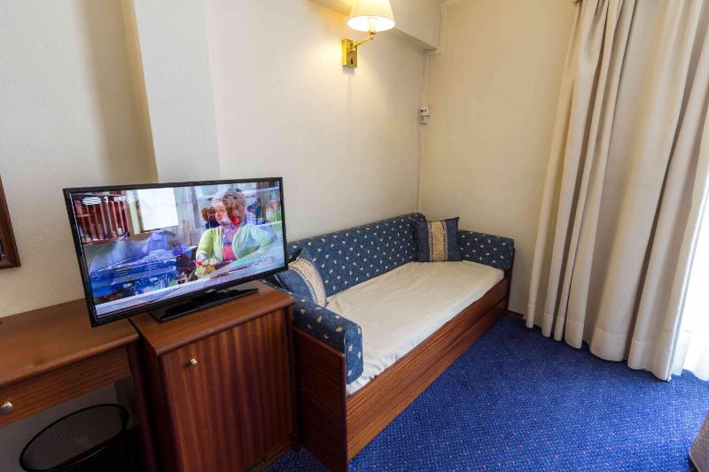 Double or Twin Room with Extra Bed image 3