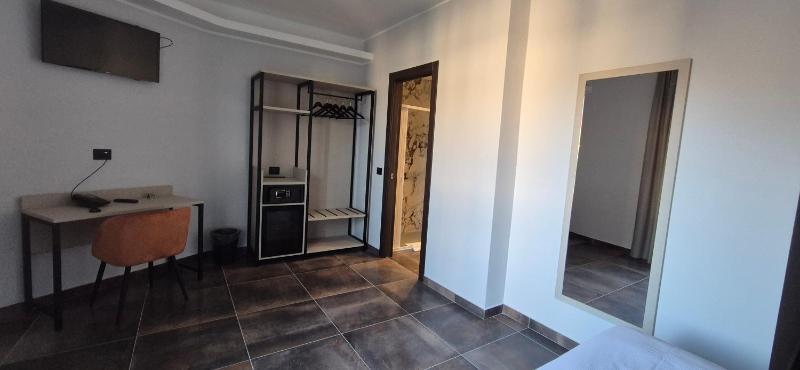 Hotel V7 - image 8