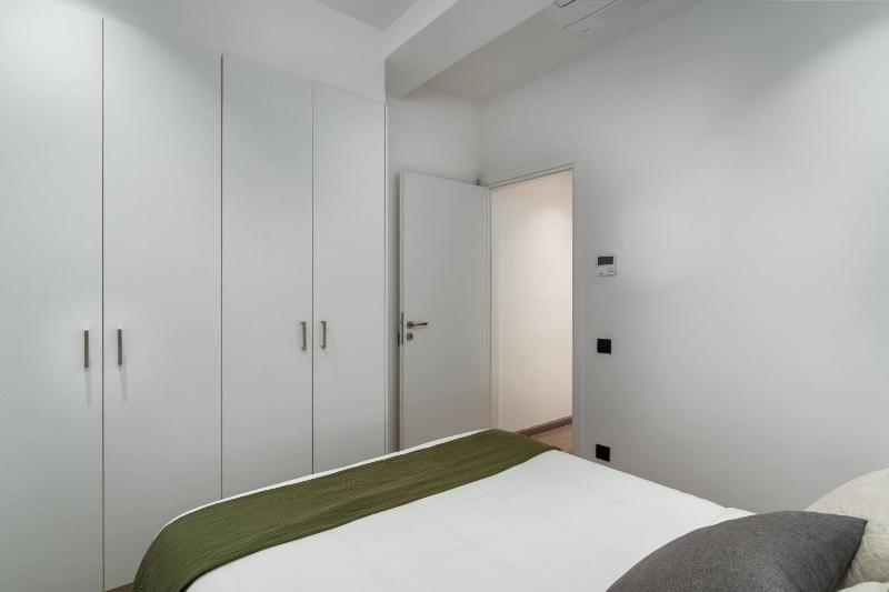 Ofi the Fourth - 2-BR Central Athens - image 4
