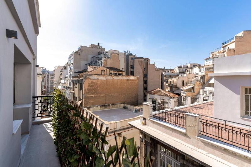 Ofi the Fourth - 2-BR Central Athens - image 13