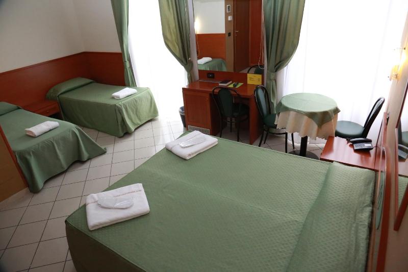 Quadruple Room image 1