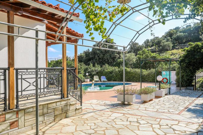 VILLA MITZELOS - image 18