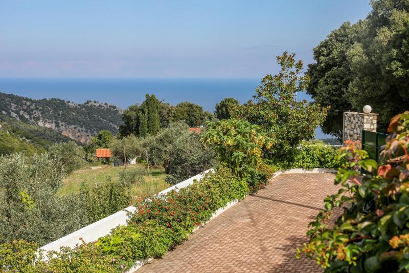 VILLA MITZELOS - image 22