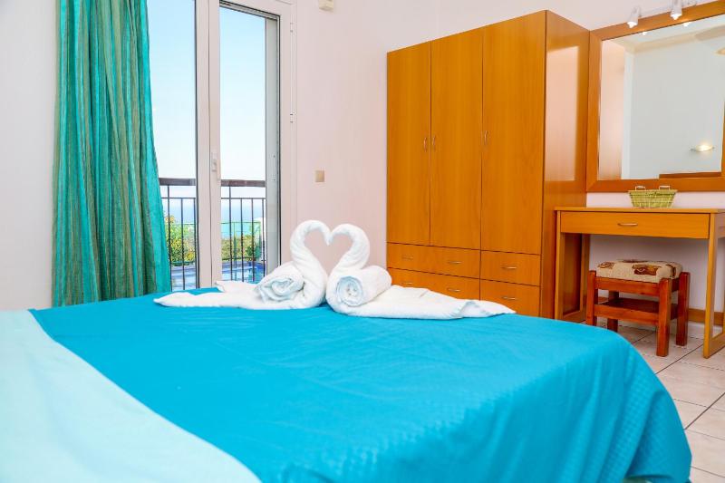 VILLA MITZELOS - image 3