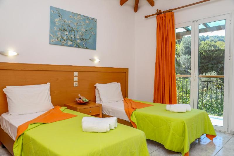 VILLA MITZELOS - image 32