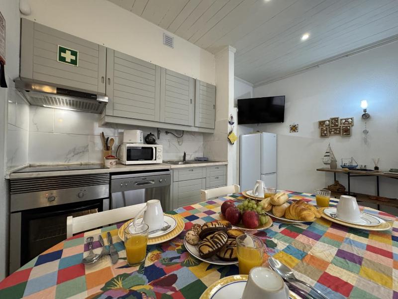 Cabanas de Tavira Charming by Homing - image 6