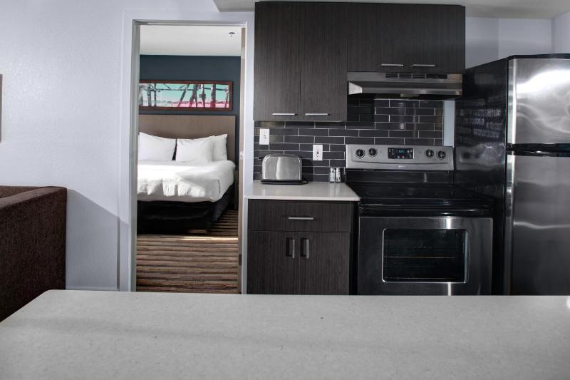 Two-Bedroom Suite image 3
