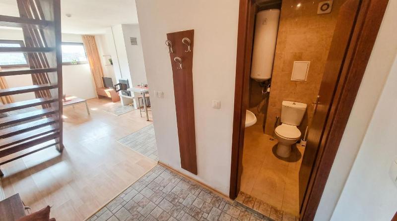1BR Bright 300mbps WIFI Duplex - Two Floors - image 8