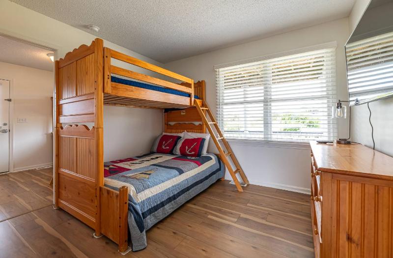 Summer Dream - Corolla Whalehead 300 Yds to Beach Ocean View Foosball Pool Hot Tub Pets OK - image 27
