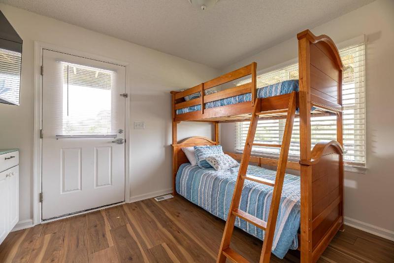 Summer Dream - Corolla Whalehead 300 Yds to Beach Ocean View Foosball Pool Hot Tub Pets OK - image 20