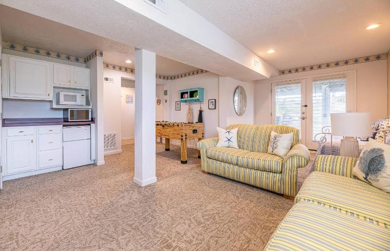 Summer Dream - Corolla Whalehead 300 Yds to Beach Ocean View Foosball Pool Hot Tub Pets OK - image 39