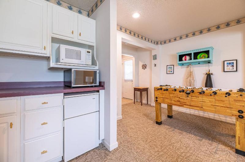 Summer Dream - Corolla Whalehead 300 Yds to Beach Ocean View Foosball Pool Hot Tub Pets OK - image 10
