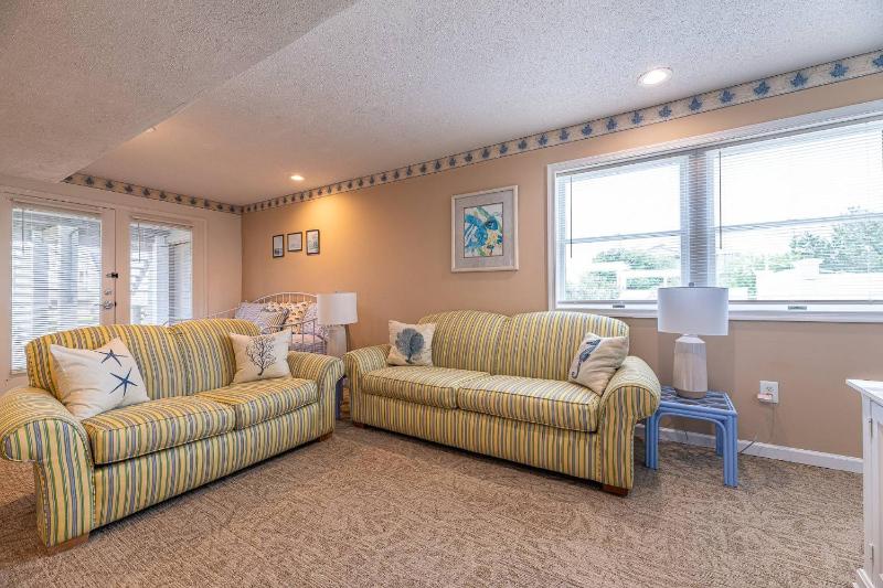 Summer Dream - Corolla Whalehead 300 Yds to Beach Ocean View Foosball Pool Hot Tub Pets OK - image 25
