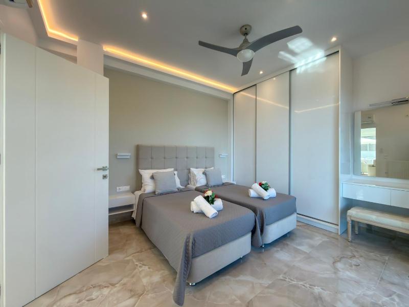 Apartment Zeus with private pool and sea view - image 30