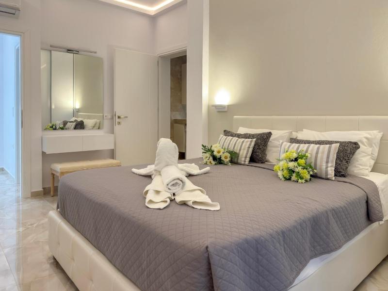 Apartment Zeus with private pool and sea view - image 33