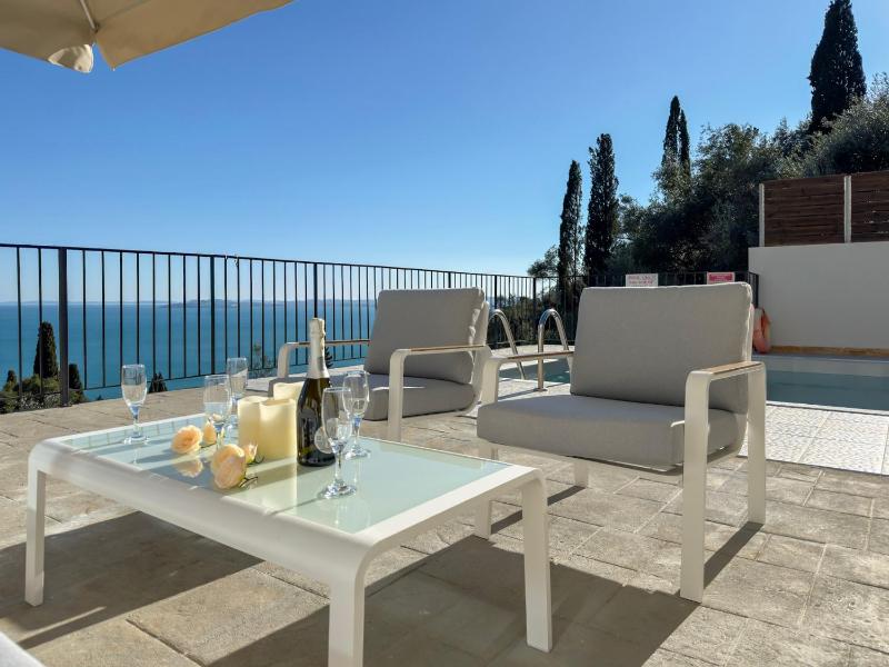 Apartment Zeus with private pool and sea view - image 50
