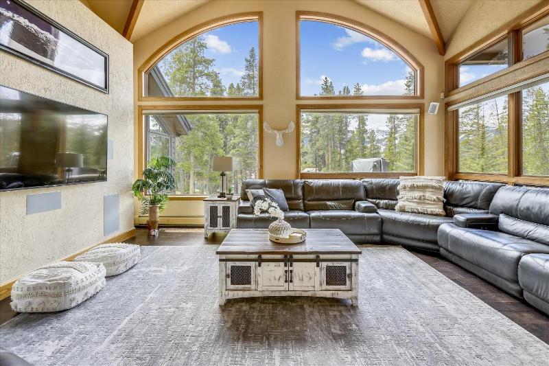 Evergreen Lodge: Secluded Breck Ski Home Private Hot Tub Fireplace Forest & Mtn Views! - image 38