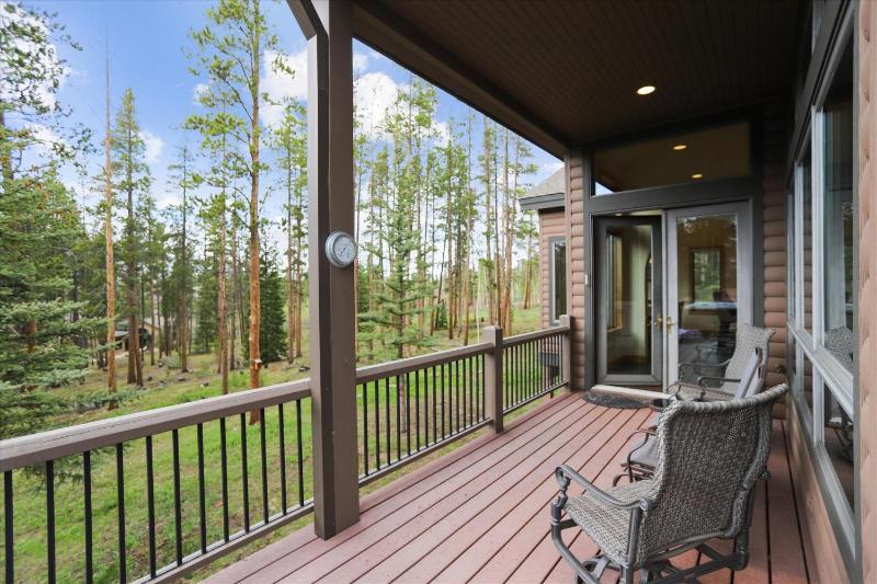Evergreen Lodge: Secluded Breck Ski Home Private Hot Tub Fireplace Forest & Mtn Views! - image 14