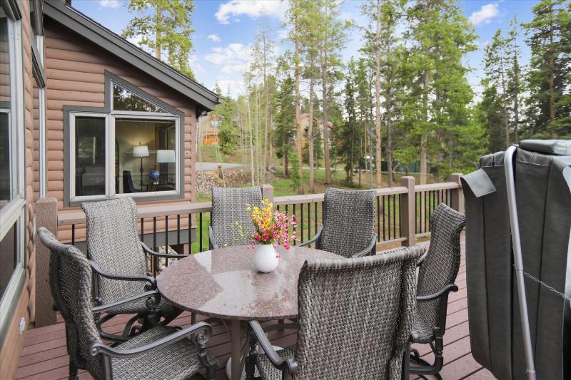 Evergreen Lodge: Secluded Breck Ski Home Private Hot Tub Fireplace Forest & Mtn Views! - image 39