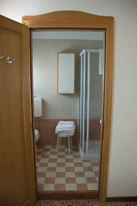 Quadruple Room image 3