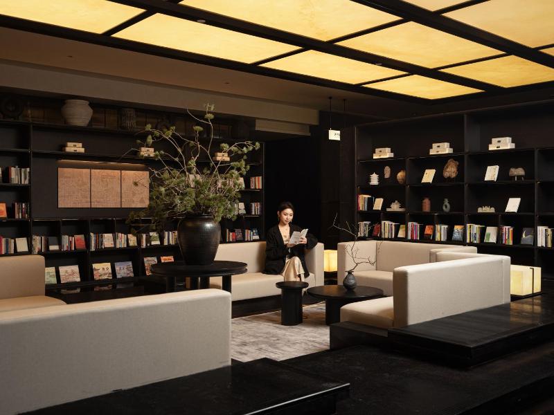 Atour S Hotel Wuhan Panoramic river views from Zhongshan Avenue Jianghan Road Pedestrian Street - image 24