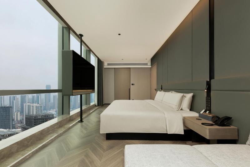 Atour S Hotel Wuhan Panoramic river views from Zhongshan Avenue Jianghan Road Pedestrian Street - image 20