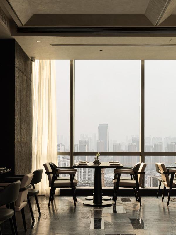 Atour S Hotel Wuhan Panoramic river views from Zhongshan Avenue Jianghan Road Pedestrian Street - image 25