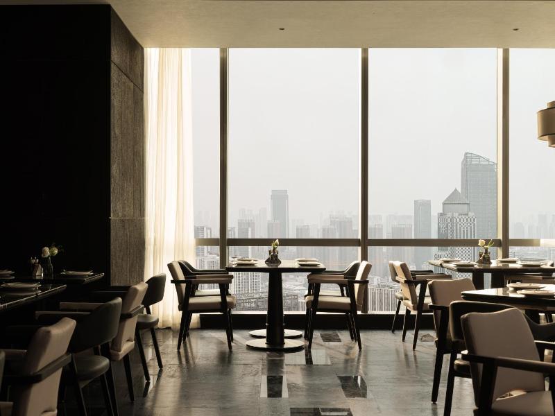 Atour S Hotel Wuhan Panoramic river views from Zhongshan Avenue Jianghan Road Pedestrian Street - image 2