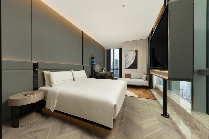 Atour S Hotel Wuhan Panoramic river views from Zhongshan Avenue Jianghan Road Pedestrian Street - image 23