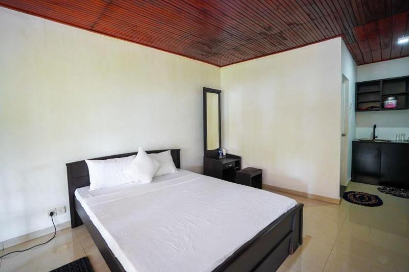 Chathuranga Guest House - image 15