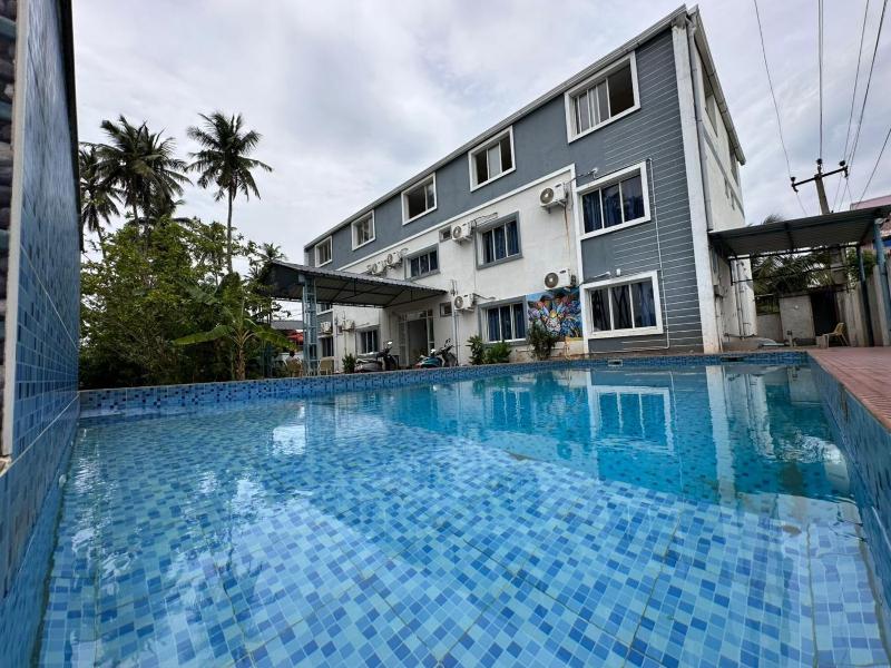 Starlight Hotels SS Grand Swimming Pool - image 1