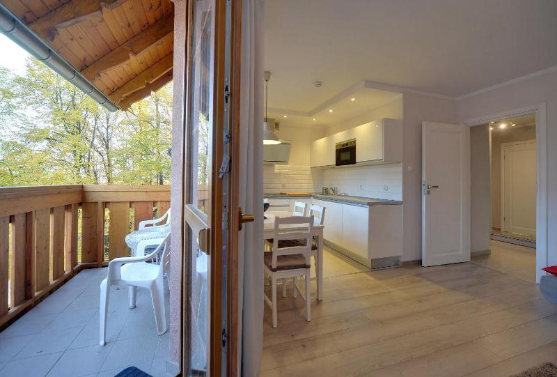 Eleganckie i Stylowe Apartamenty Sun Seasons 24 w Karpaczu z Parkingiem by Noclegi Renters - image 9