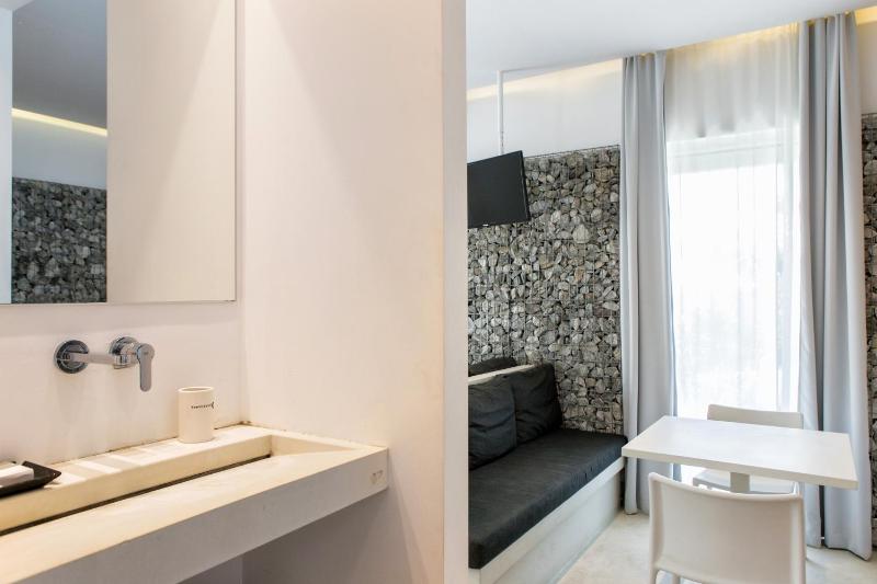 Superior Quadruple Room with Garden View image 2