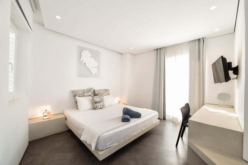 Superior Double Room with Sea View image 4