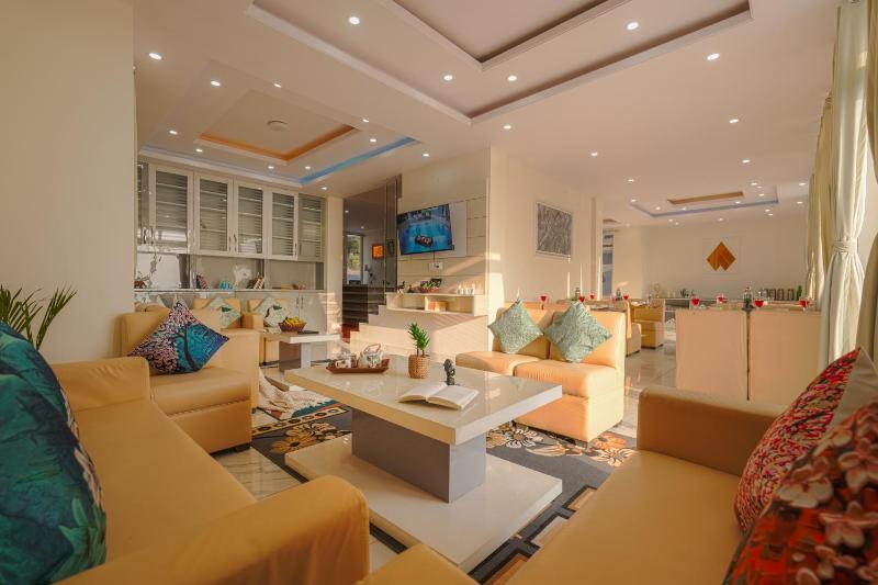 Alaya Stays The Ridgeview Pet-friendly Retreat - image 10