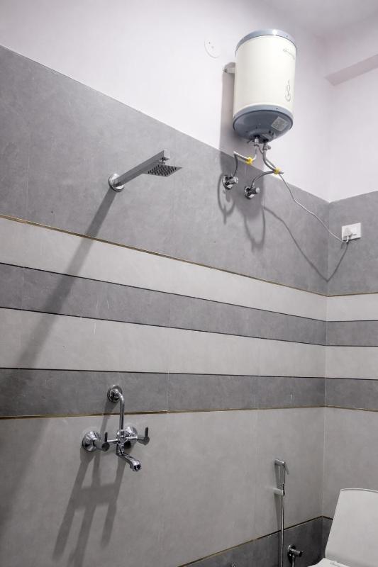 Urban Comfort Modern Private 1BHK Couple Friendly - image 10