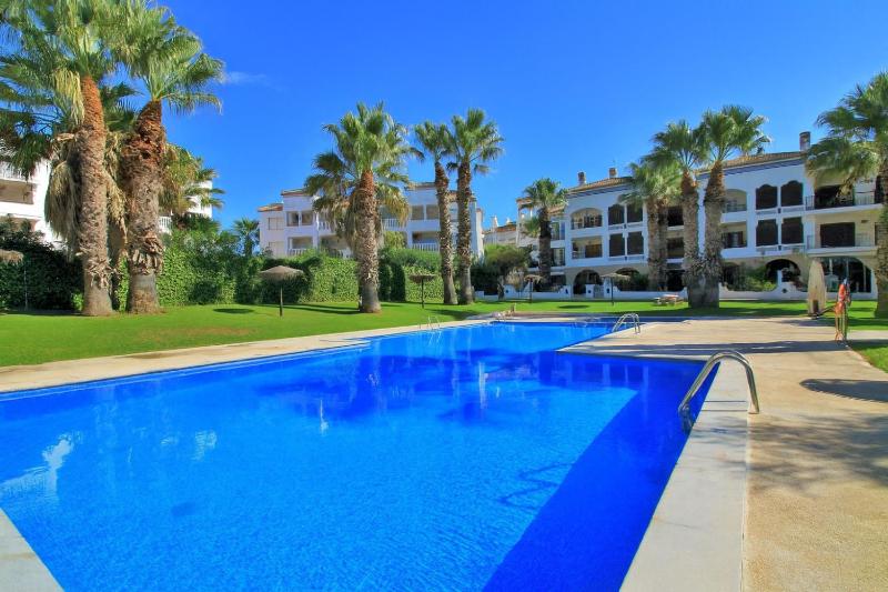 Villamartin Plaza Duplex with Rooftop Sun Terrace Golf 2min - image 1